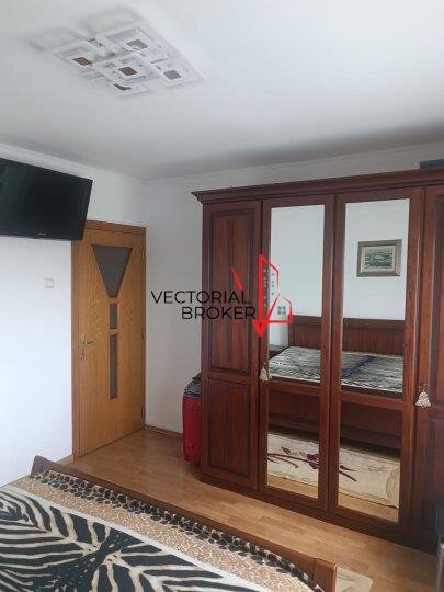 Basarabia, Costin Georgian, 2 camere, et. 5, 62 mp, centrala, renovat,